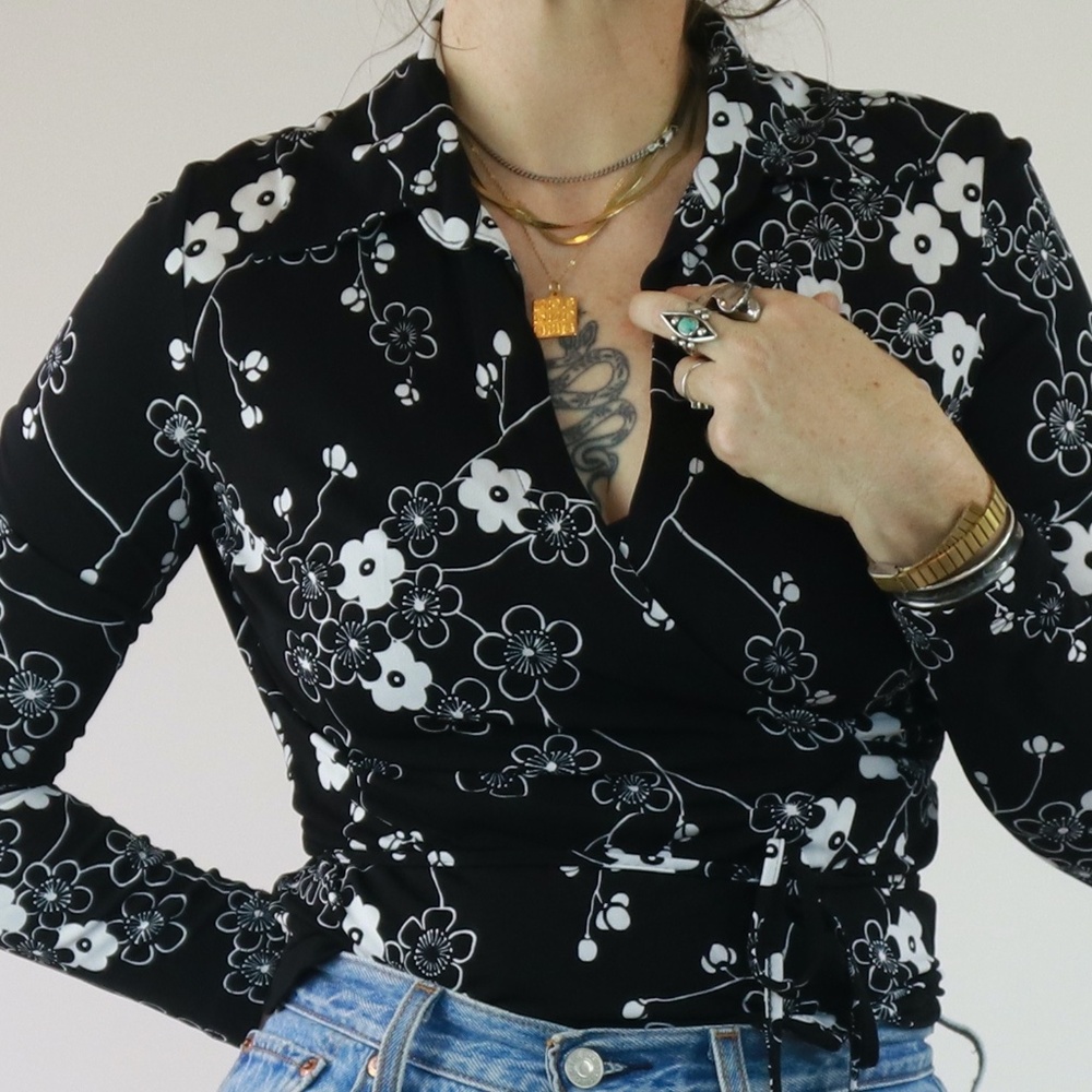 Y2K - Mossimo Cherry Blossom Print Wrap Shirt - Size: Small